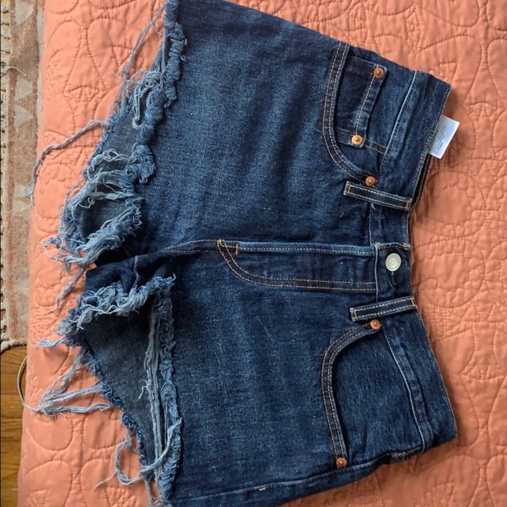 Levi’s wedgie fit shorts